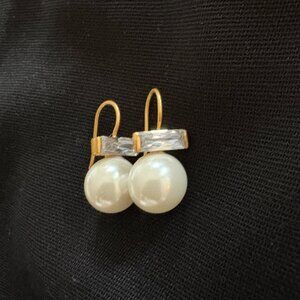 Jewelry_EARRINGS_Julie Vos_Charlotte_Pearl Drop with 24k gold plate, CZ baguette